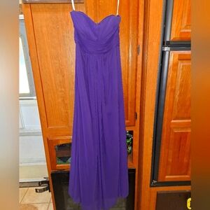Elegant David's Bridal Purple Strapless Gown In A Ladies Size 6. Wedding, Bride
